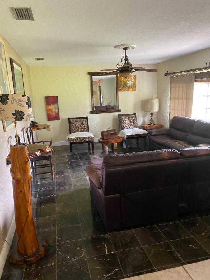 ホテル Oyo Family Ranch At Melbourne Fl エクステリア 写真