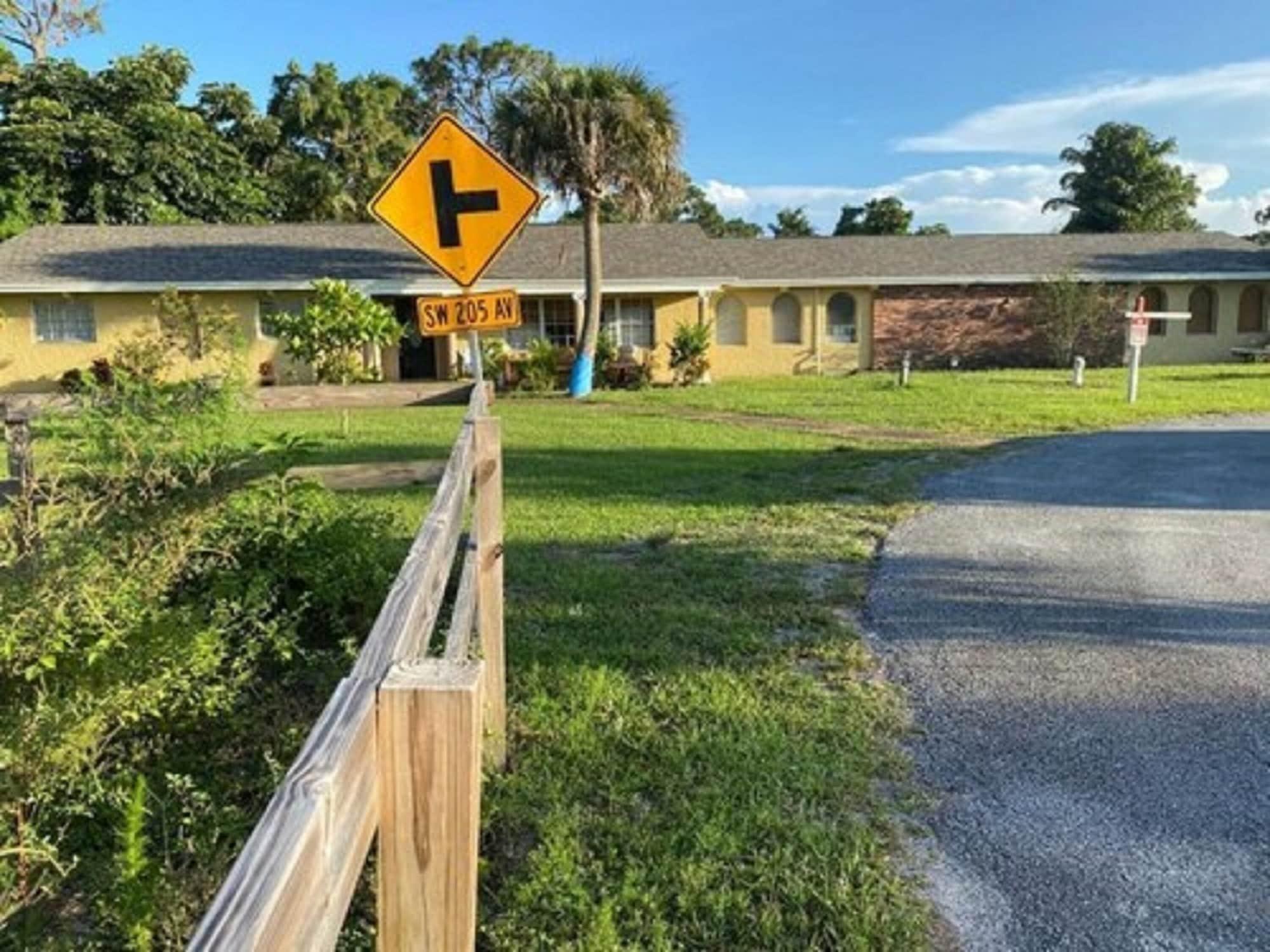 ホテル Oyo Family Ranch At Melbourne Fl エクステリア 写真