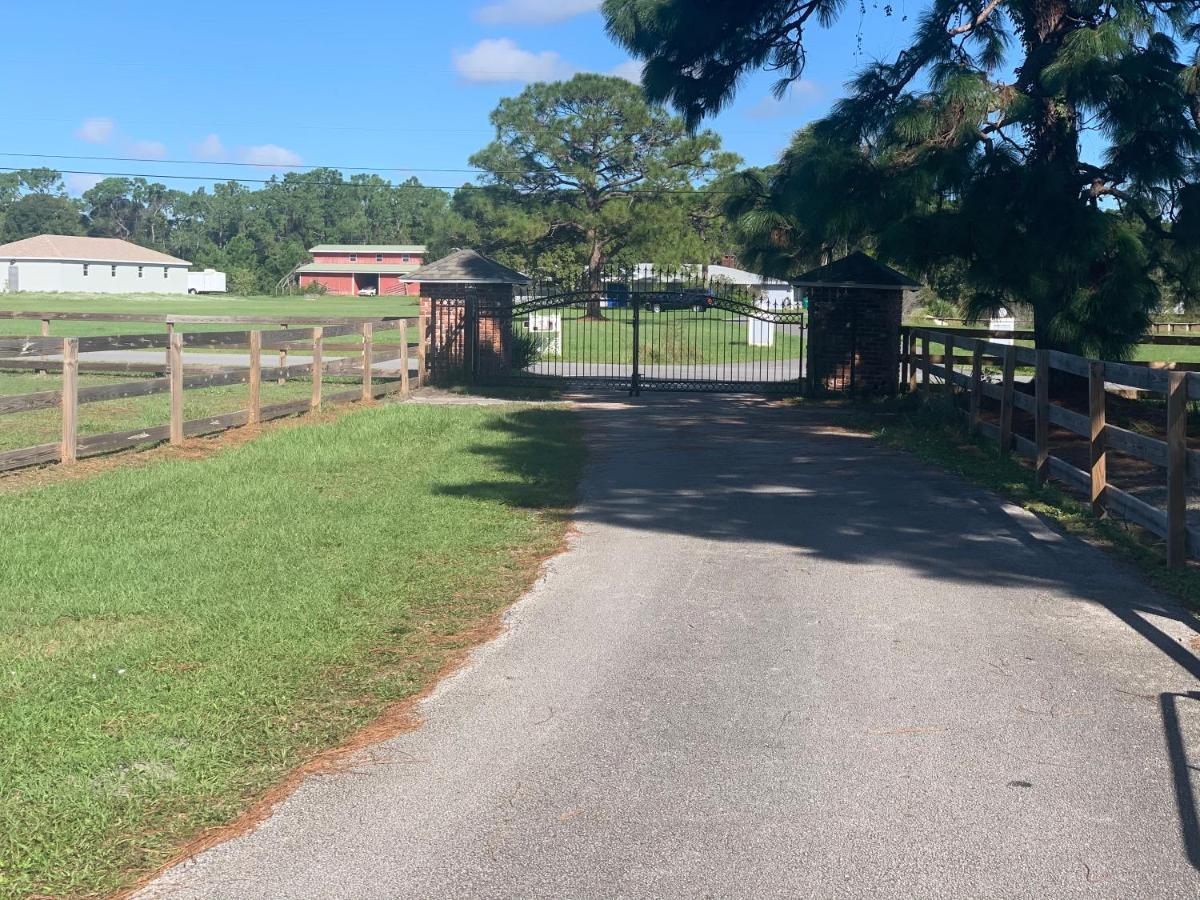ホテル Oyo Family Ranch At Melbourne Fl エクステリア 写真