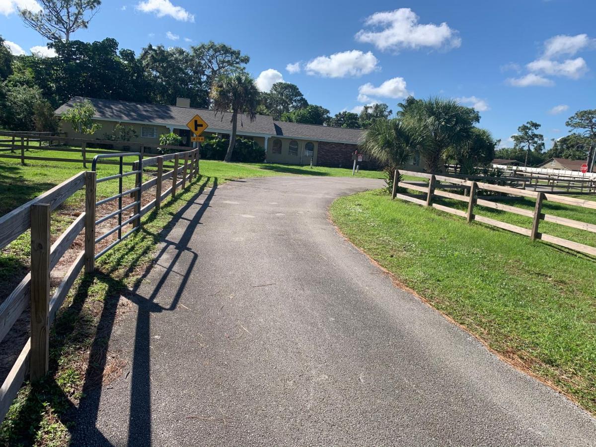 ホテル Oyo Family Ranch At Melbourne Fl エクステリア 写真
