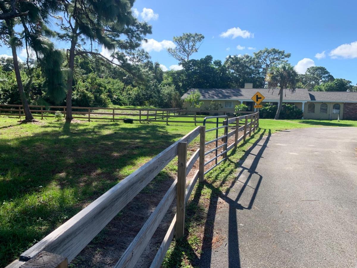 ホテル Oyo Family Ranch At Melbourne Fl エクステリア 写真